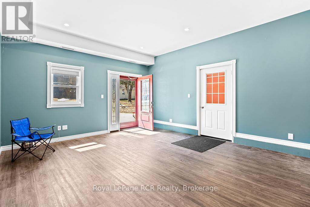 












144 LOUCKS LANE E

,
Chatsworth,




Ontario
N0H1G0

