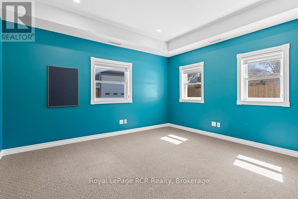 












144 LOUCKS LANE E

,
Chatsworth,




Ontario
N0H1G0

