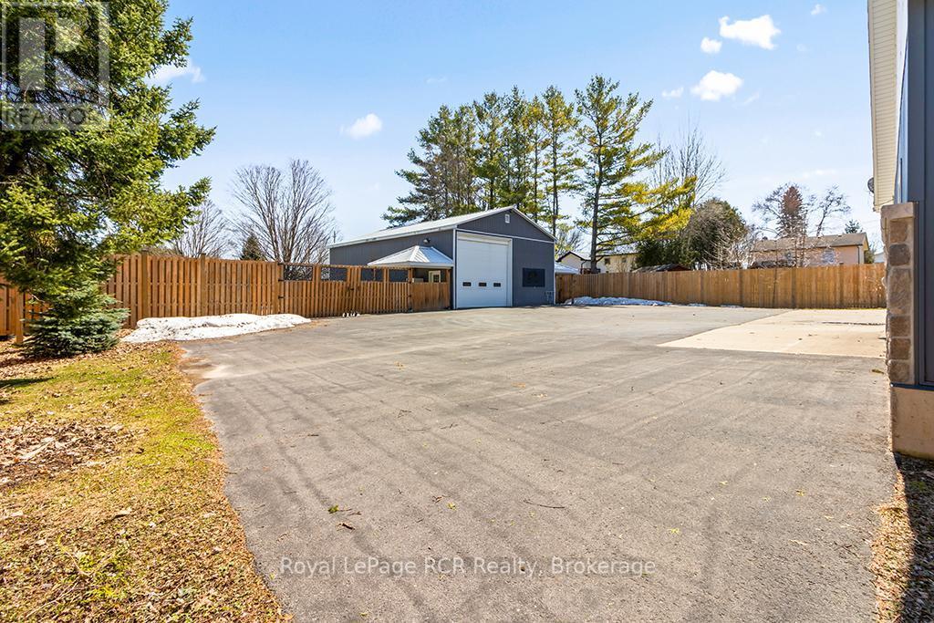












144 LOUCKS LANE E

,
Chatsworth,




Ontario
N0H1G0

