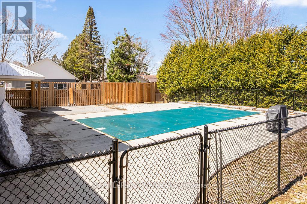 












144 LOUCKS LANE E

,
Chatsworth,




Ontario
N0H1G0

