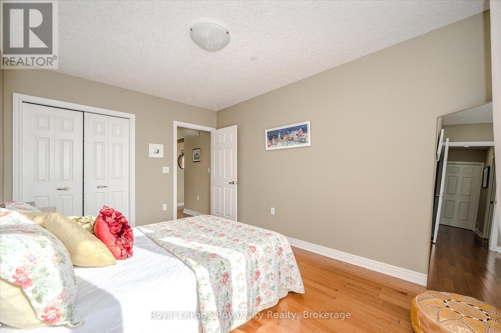 












401 - 65 BAYBERRY DRIVE

,
Guelph (Village By The Arboretum),




Ontario
N1G5K9

