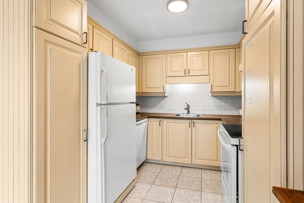 









4520


Prom. Paton

, 310,
Laval (Chomedey),




QC
H7W4X1

