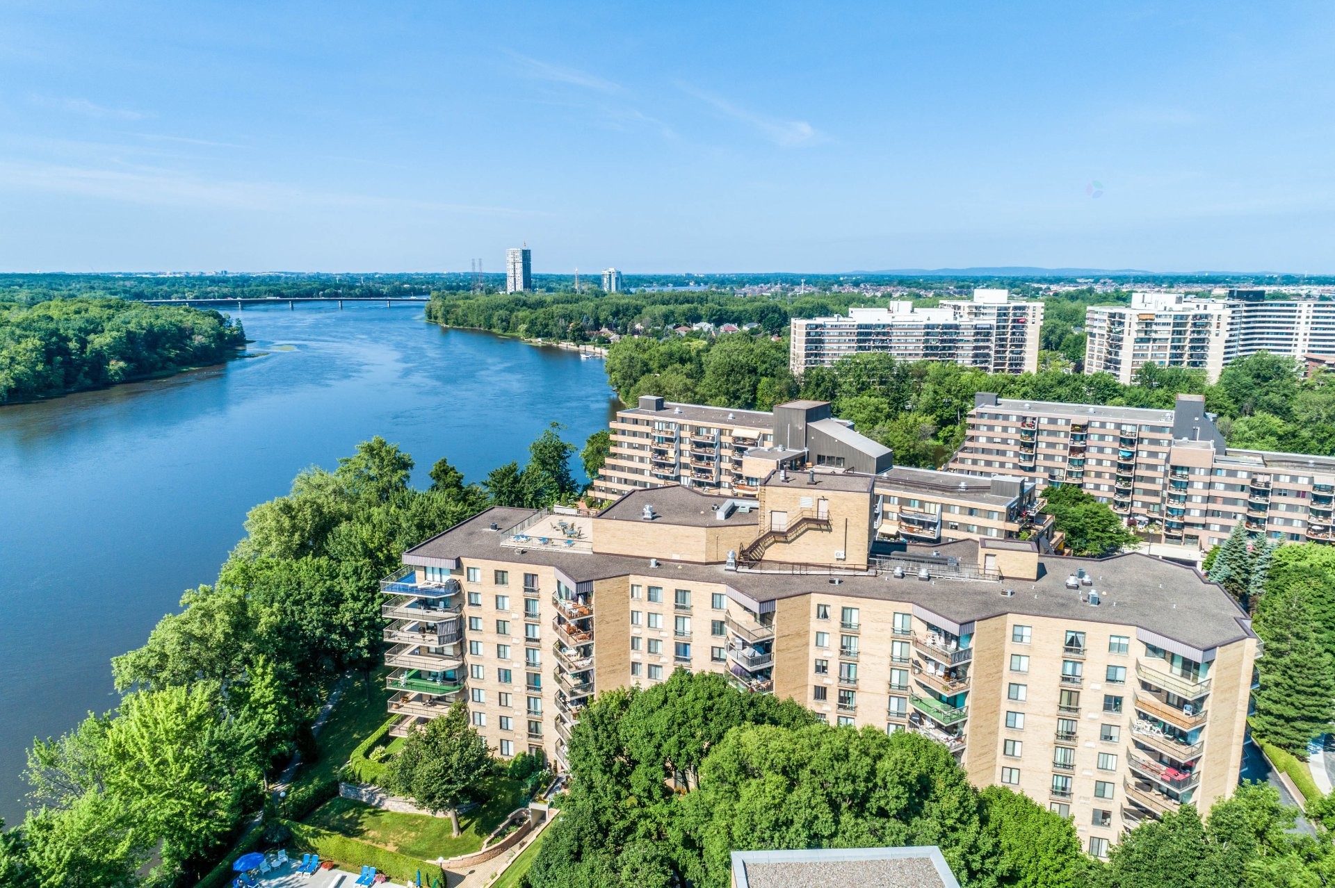 









4520


Prom. Paton

, 310,
Laval (Chomedey),




QC
H7W4X1

