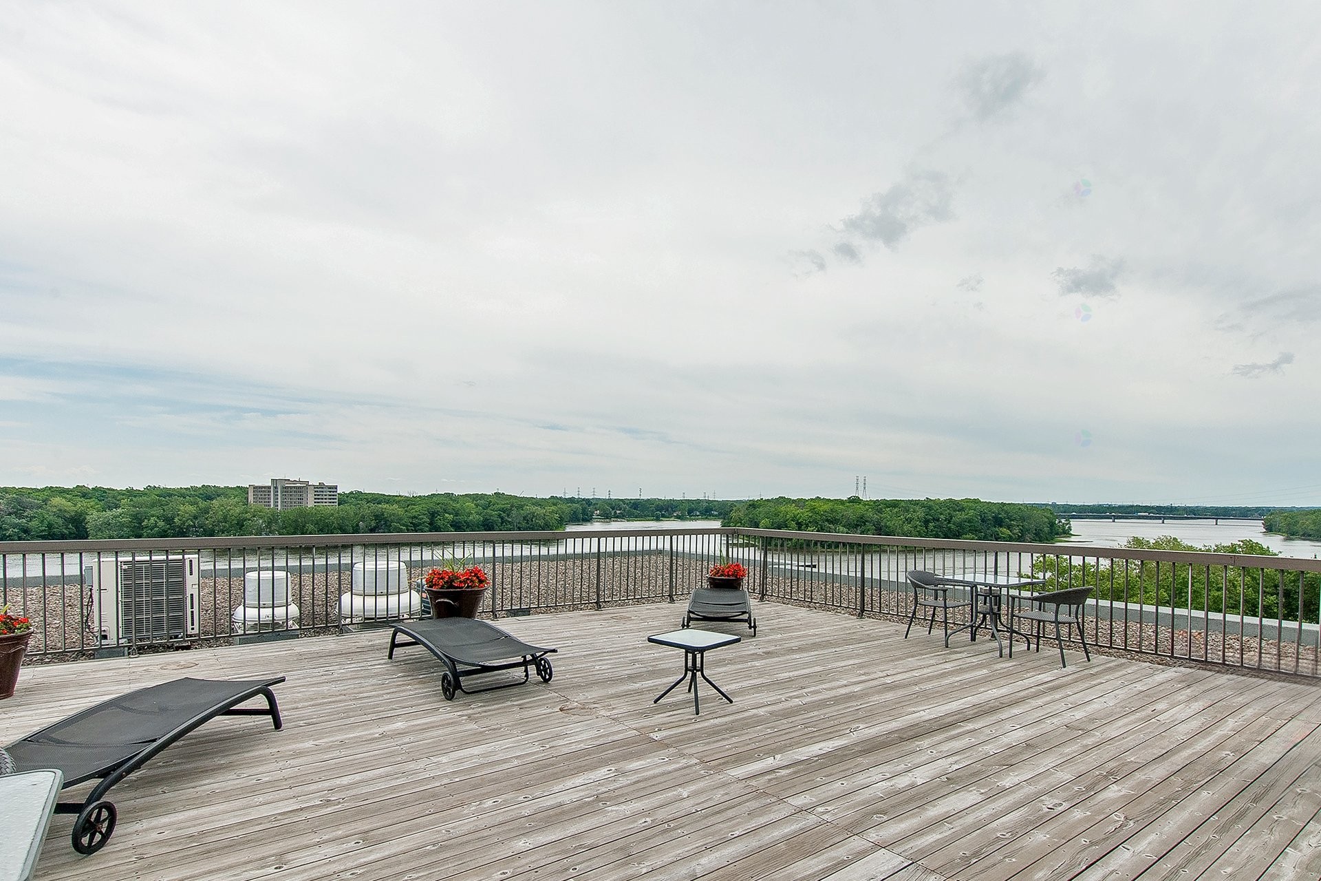 









4520


Prom. Paton

, 310,
Laval (Chomedey),




QC
H7W4X1

