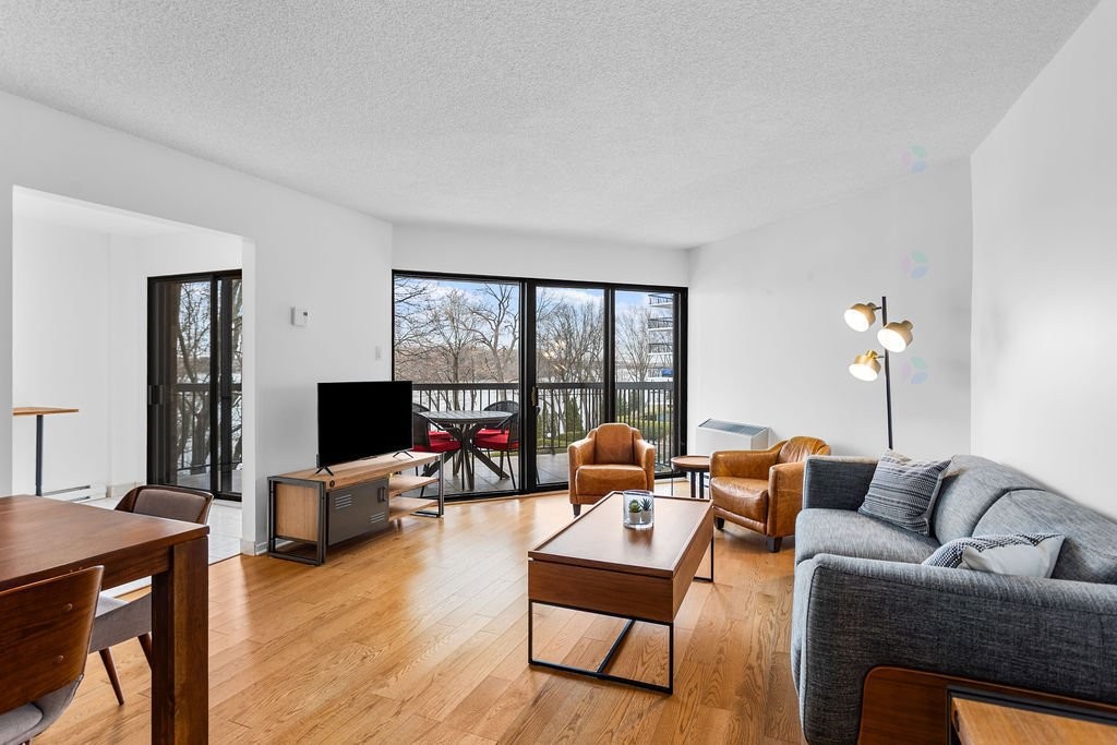 









4520


Prom. Paton

, 310,
Laval (Chomedey),




QC
H7W4X1

