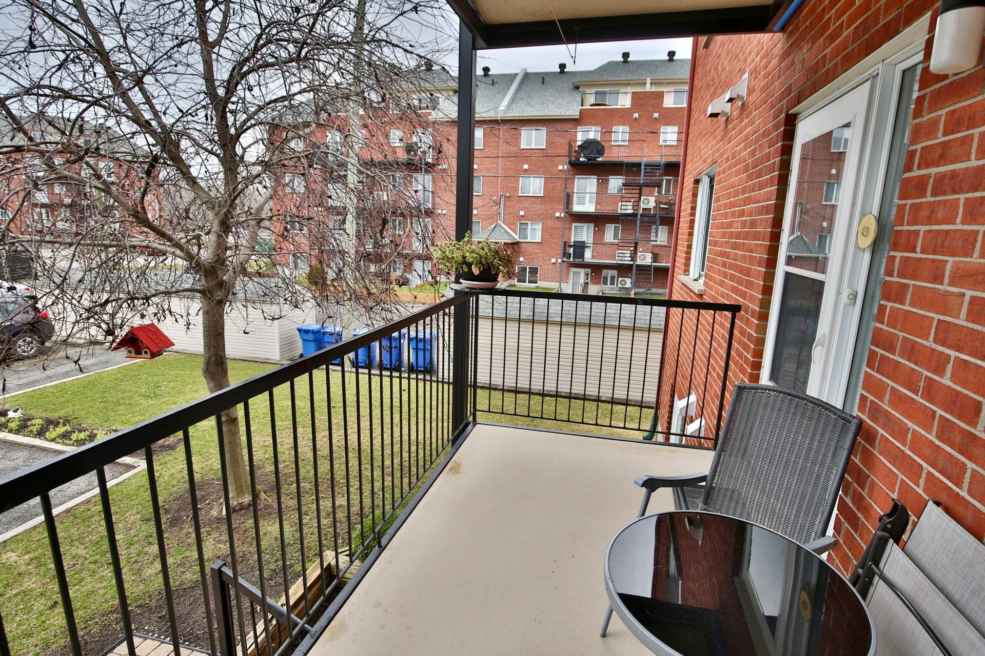 









3000


Rue Charles-Lacoste

, 3,
Longueuil (Saint-Hubert),




QC
J3Y0J2

