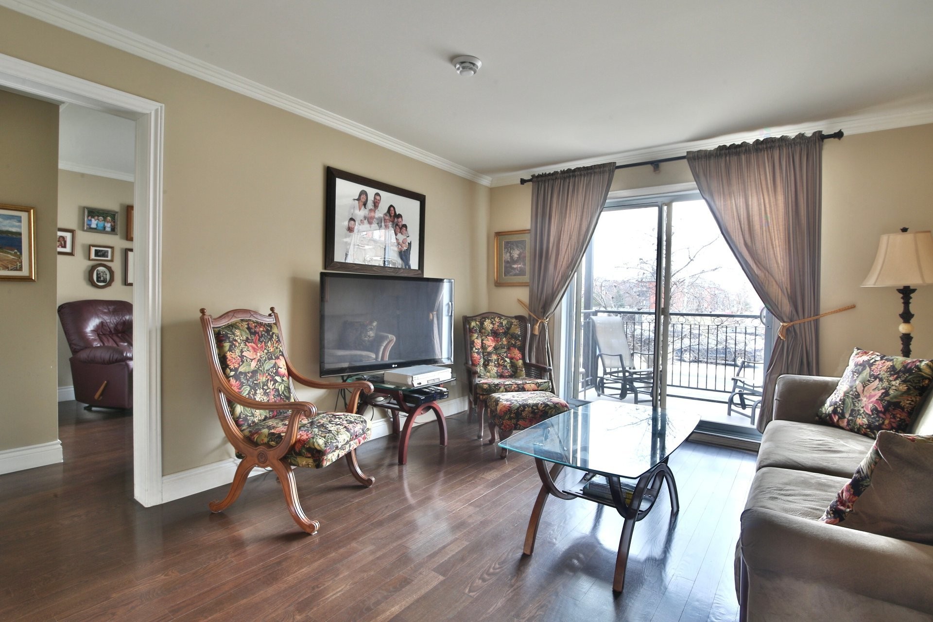 









3000


Rue Charles-Lacoste

, 3,
Longueuil (Saint-Hubert),




QC
J3Y0J2

