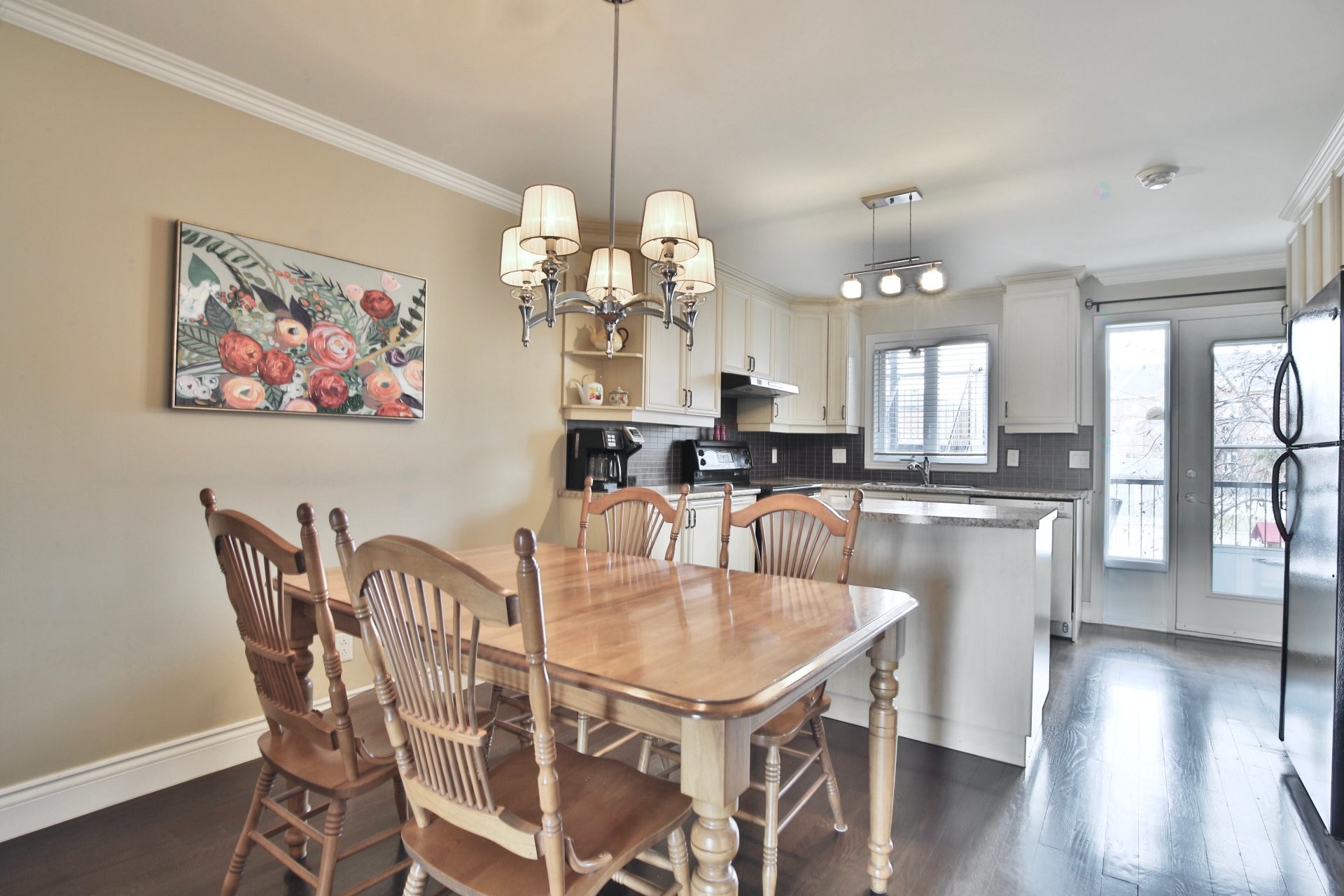 









3000


Rue Charles-Lacoste

, 3,
Longueuil (Saint-Hubert),




QC
J3Y0J2

