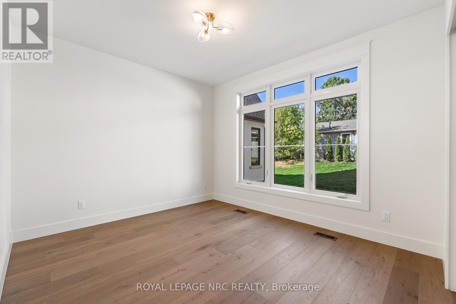 












4054 GLENSPRING ROAD

,
Fort Erie (Crystal Beach),




Ontario
L0S1B0

