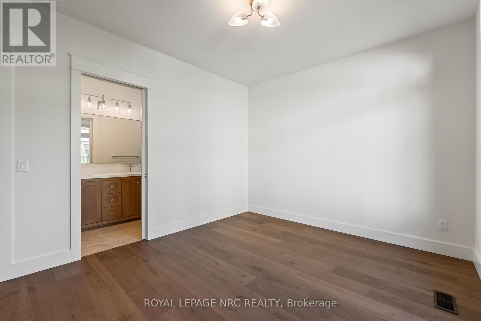 












4054 GLENSPRING ROAD

,
Fort Erie (Crystal Beach),




Ontario
L0S1B0


