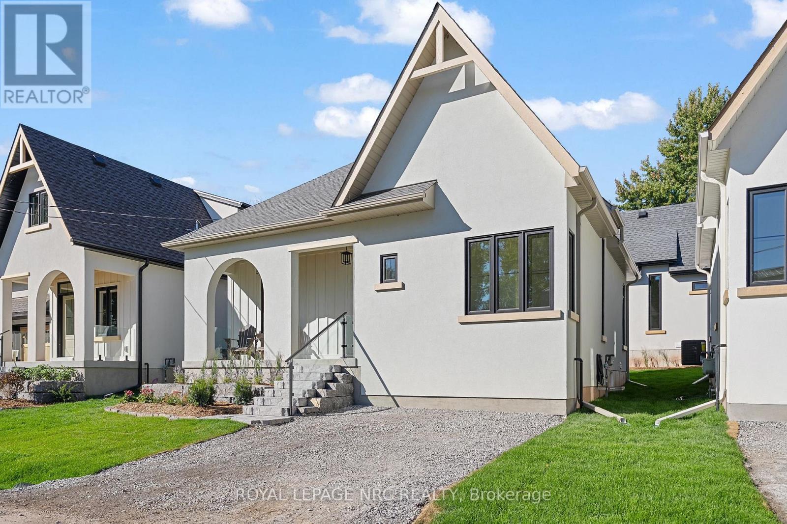 












4054 GLENSPRING ROAD

,
Fort Erie (Crystal Beach),




Ontario
L0S1B0

