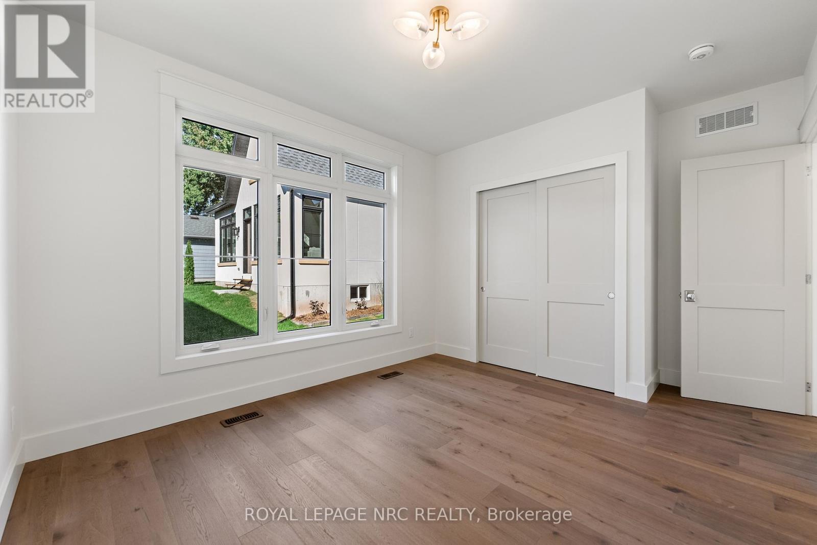 












4054 GLENSPRING ROAD

,
Fort Erie (Crystal Beach),




Ontario
L0S1B0

