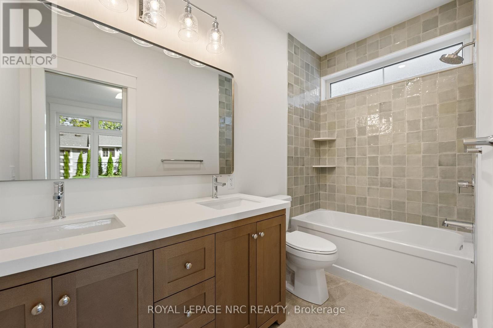 












4054 GLENSPRING ROAD

,
Fort Erie (Crystal Beach),




Ontario
L0S1B0

