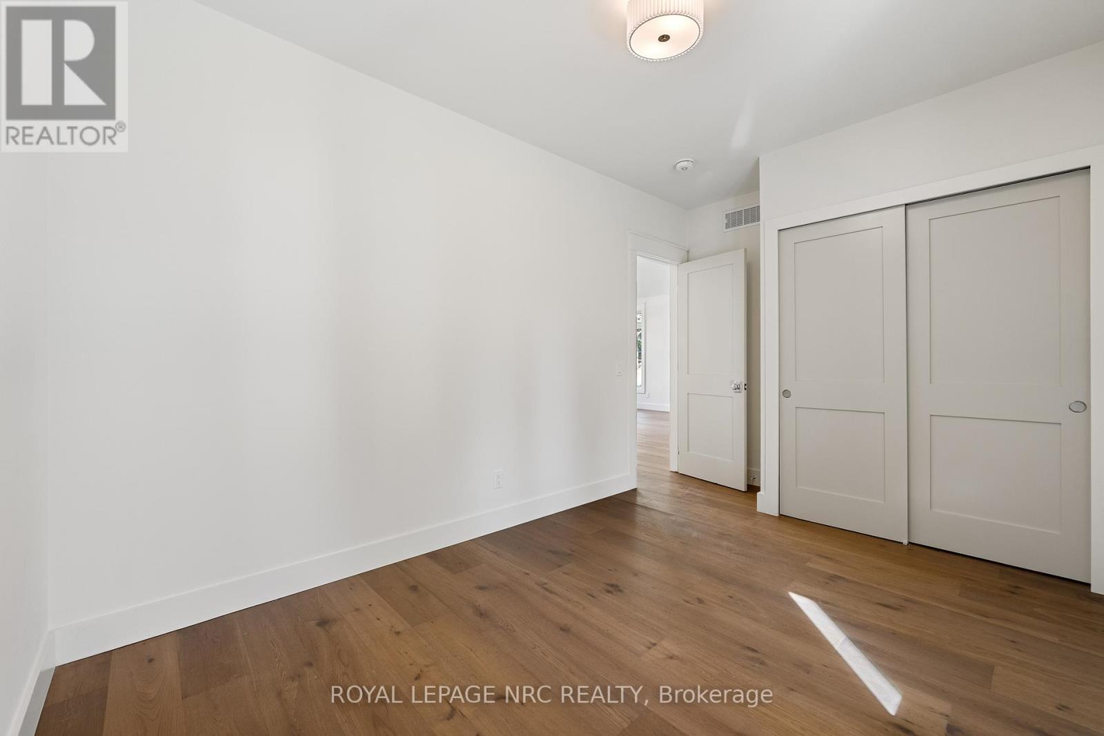 












4054 GLENSPRING ROAD

,
Fort Erie (Crystal Beach),




Ontario
L0S1B0

