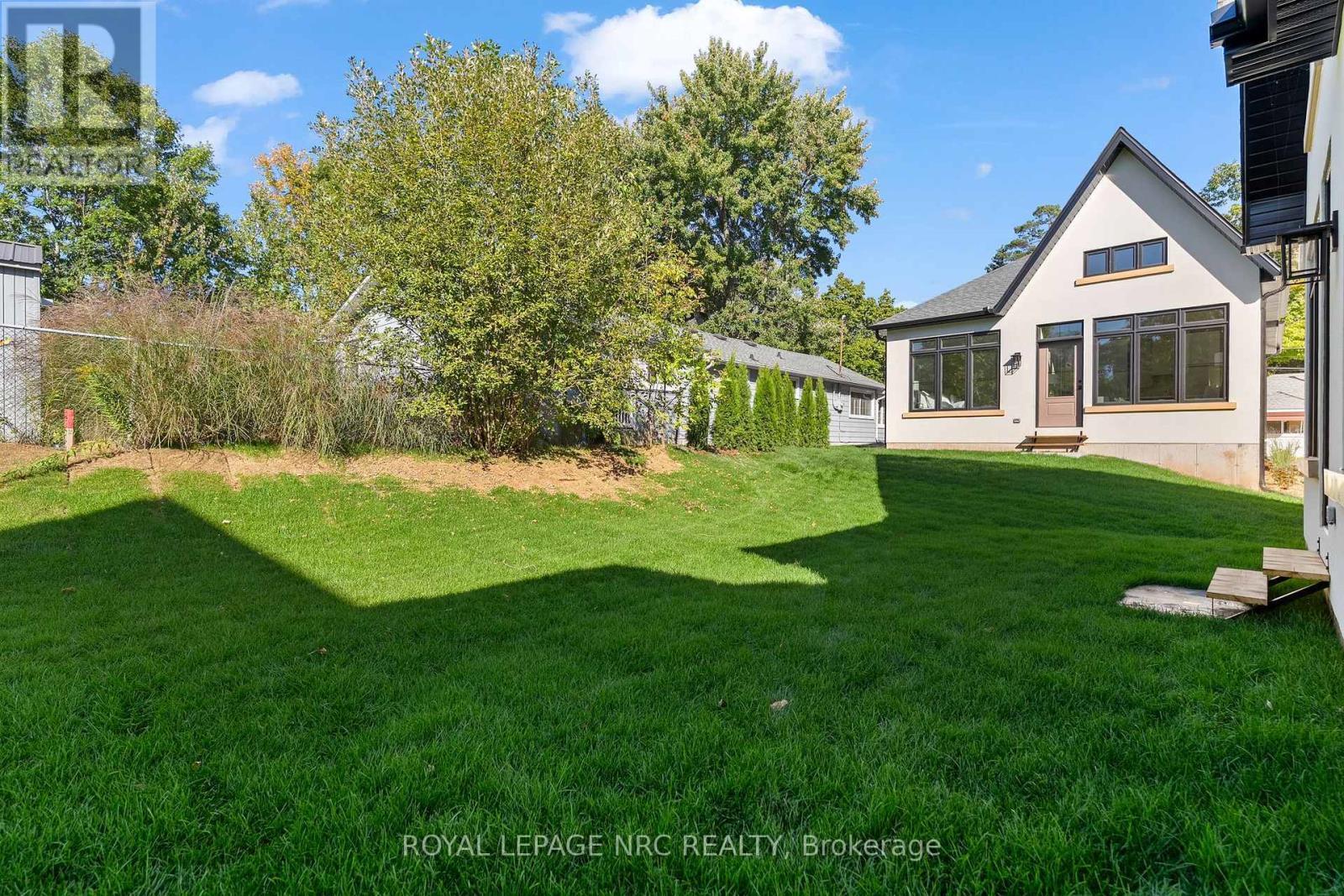 












4054 GLENSPRING ROAD

,
Fort Erie (Crystal Beach),




Ontario
L0S1B0

