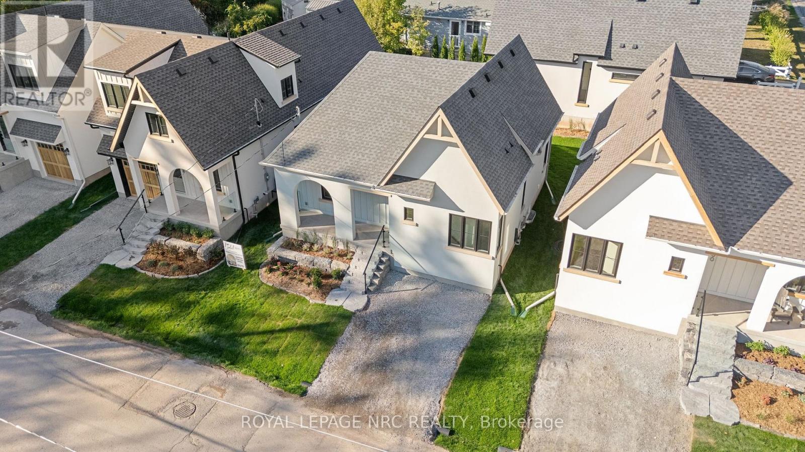 












4054 GLENSPRING ROAD

,
Fort Erie (Crystal Beach),




Ontario
L0S1B0

