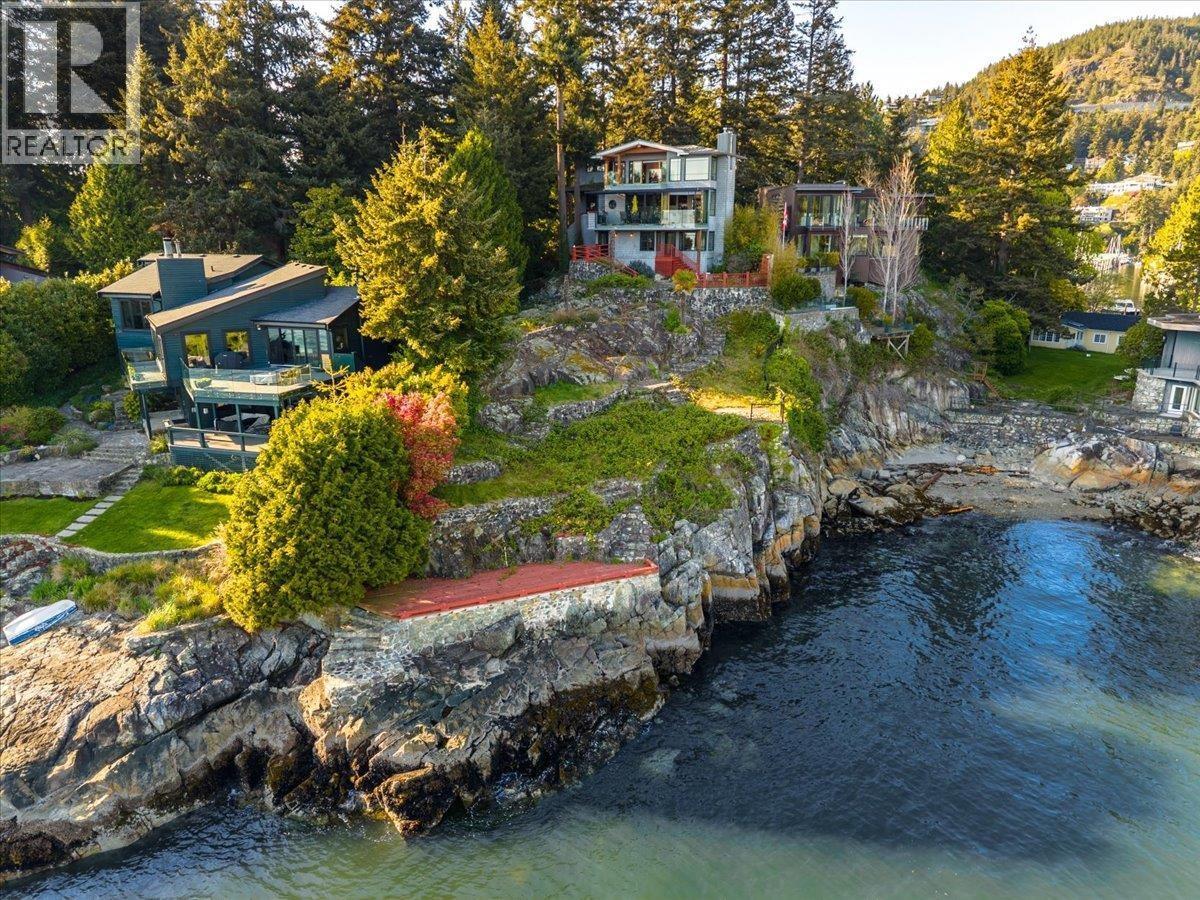 












5812 EAGLE ISLAND

,
West Vancouver,




British Columbia
V7W1V5

