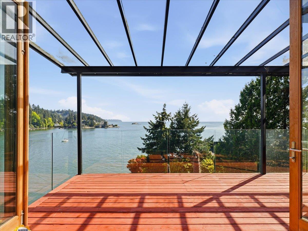 












5812 EAGLE ISLAND

,
West Vancouver,




British Columbia
V7W1V5

