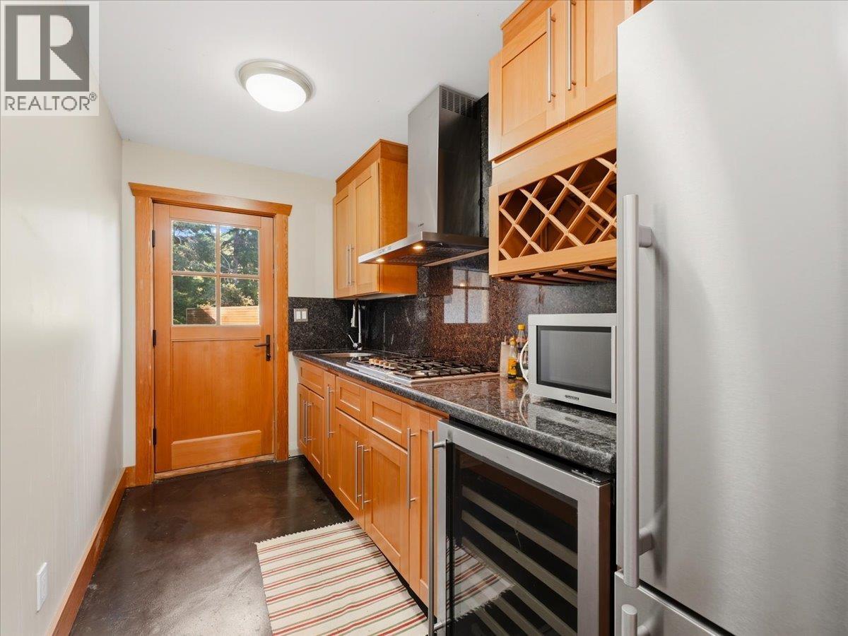 












5812 EAGLE ISLAND

,
West Vancouver,




British Columbia
V7W1V5

