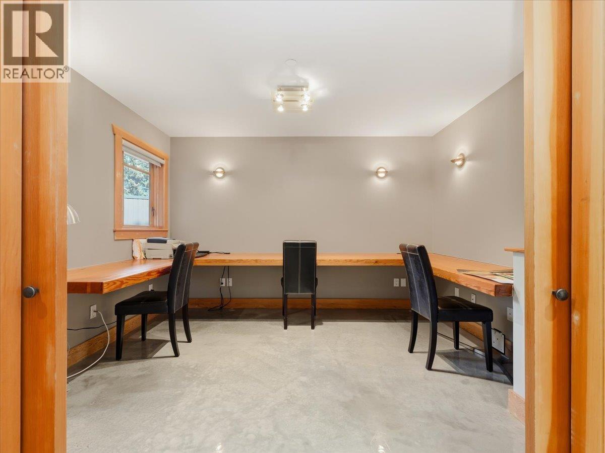 












5812 EAGLE ISLAND

,
West Vancouver,




British Columbia
V7W1V5

