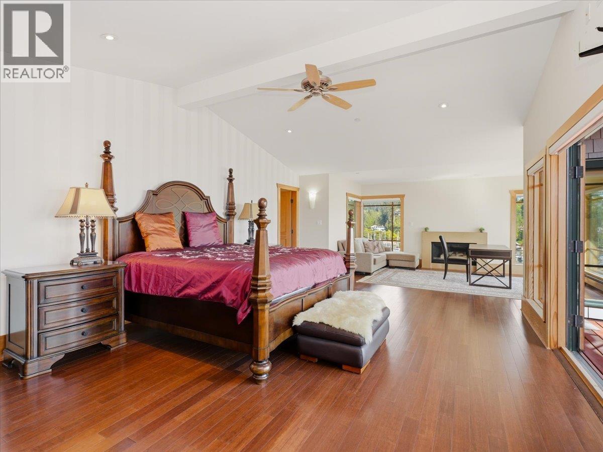 












5812 EAGLE ISLAND

,
West Vancouver,




British Columbia
V7W1V5

