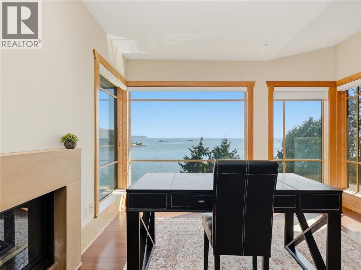












5812 EAGLE ISLAND

,
West Vancouver,




British Columbia
V7W1V5

