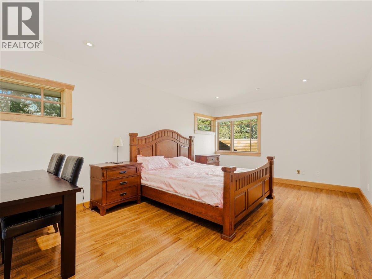 












5812 EAGLE ISLAND

,
West Vancouver,




British Columbia
V7W1V5

