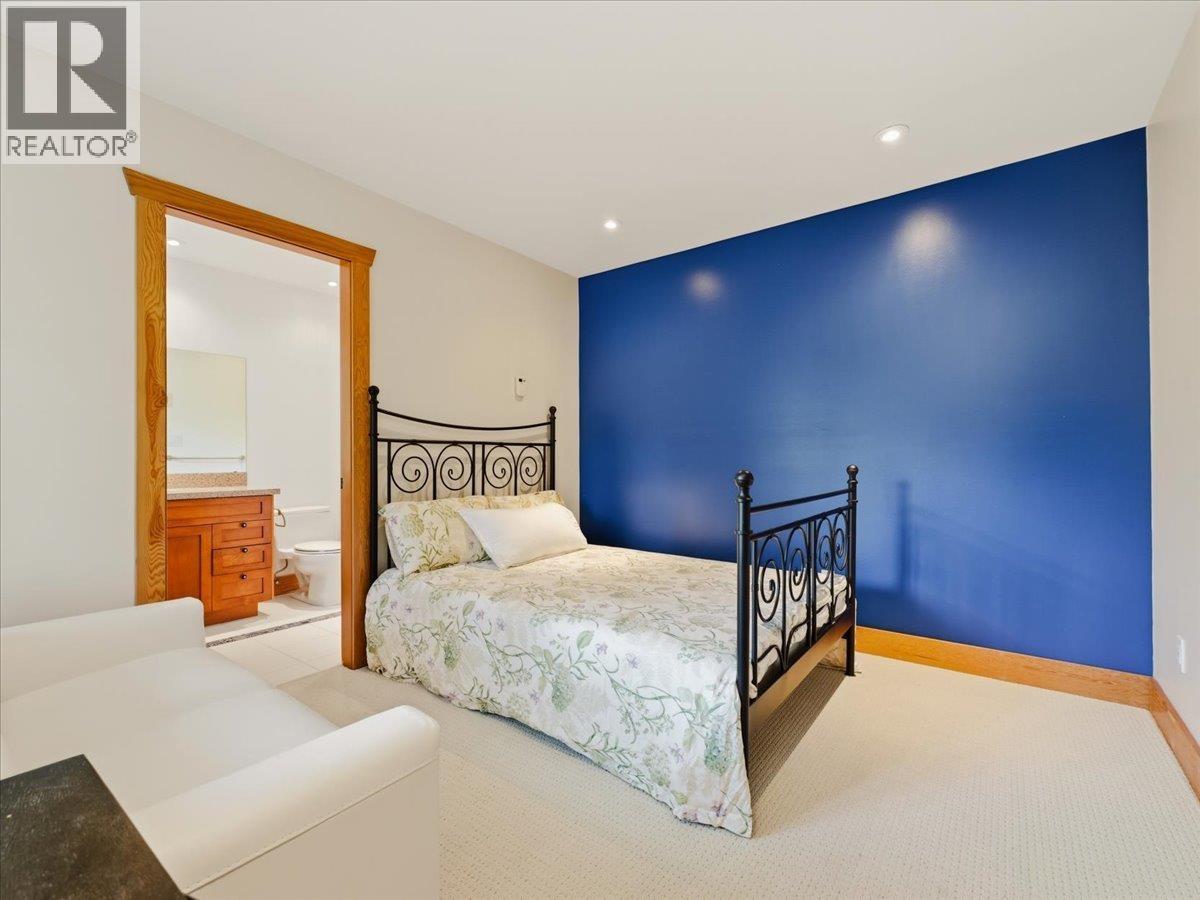 












5812 EAGLE ISLAND

,
West Vancouver,




British Columbia
V7W1V5

