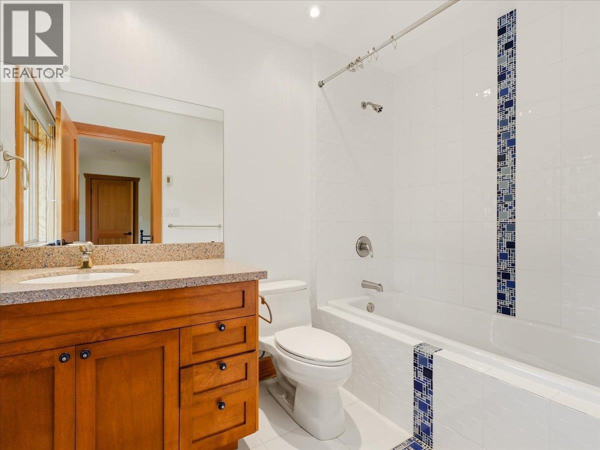 












5812 EAGLE ISLAND

,
West Vancouver,




British Columbia
V7W1V5

