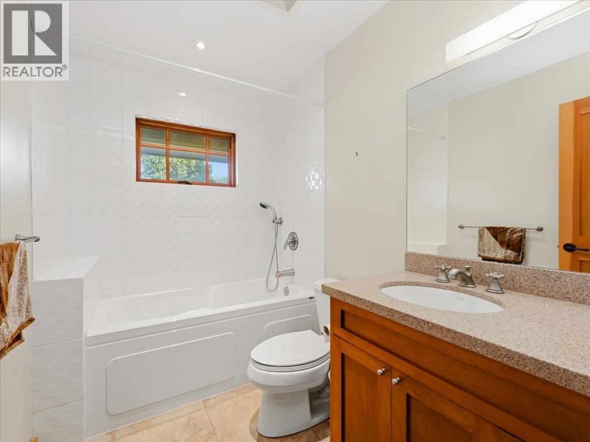 












5812 EAGLE ISLAND

,
West Vancouver,




British Columbia
V7W1V5

