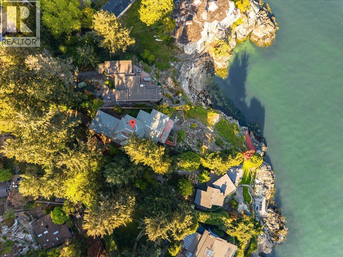 












5812 EAGLE ISLAND

,
West Vancouver,




British Columbia
V7W1V5

