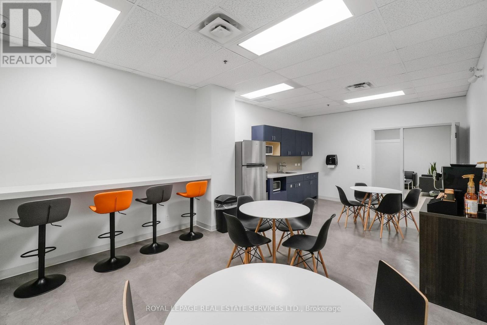 












200 - 2020 WINSTON PARK DRIVE

,
Oakville,




Ontario
L6H6X7

