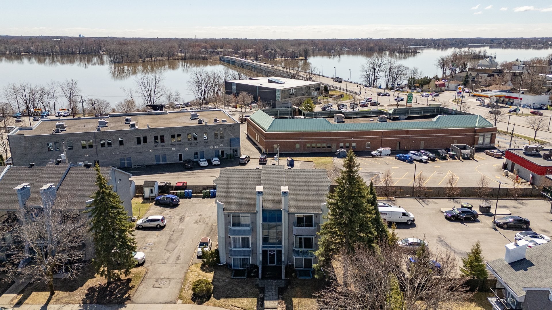 









68


Rue Pierre-Laporte

, 202,
Saint-Eustache,




QC
J7P5B4

