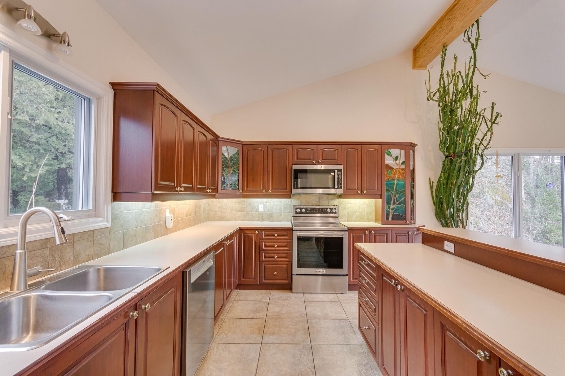 









160


Ch. Blackburn

,
Val-des-Monts,




QC
J8N6A9

