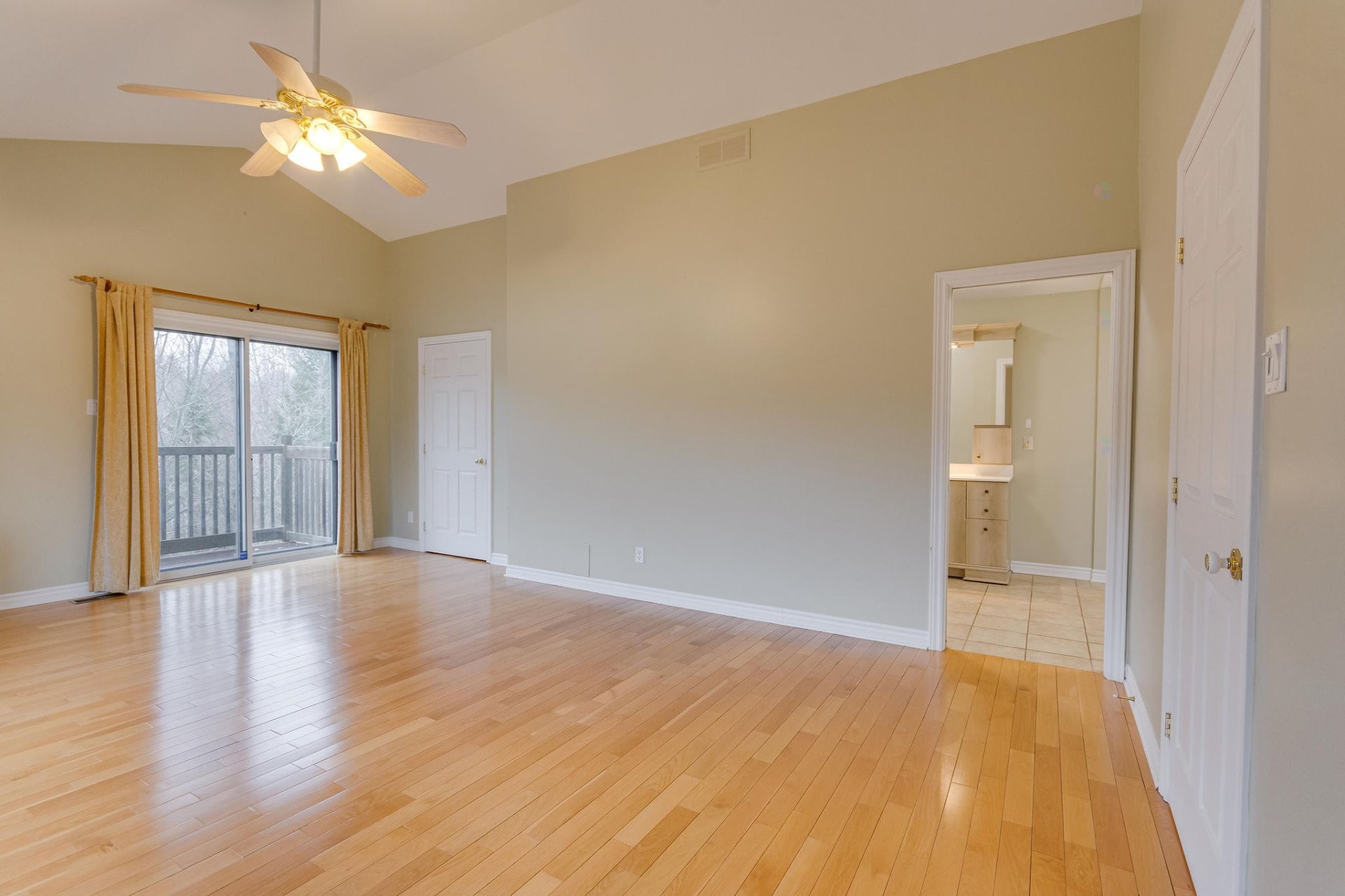 









160


Ch. Blackburn

,
Val-des-Monts,




QC
J8N6A9

