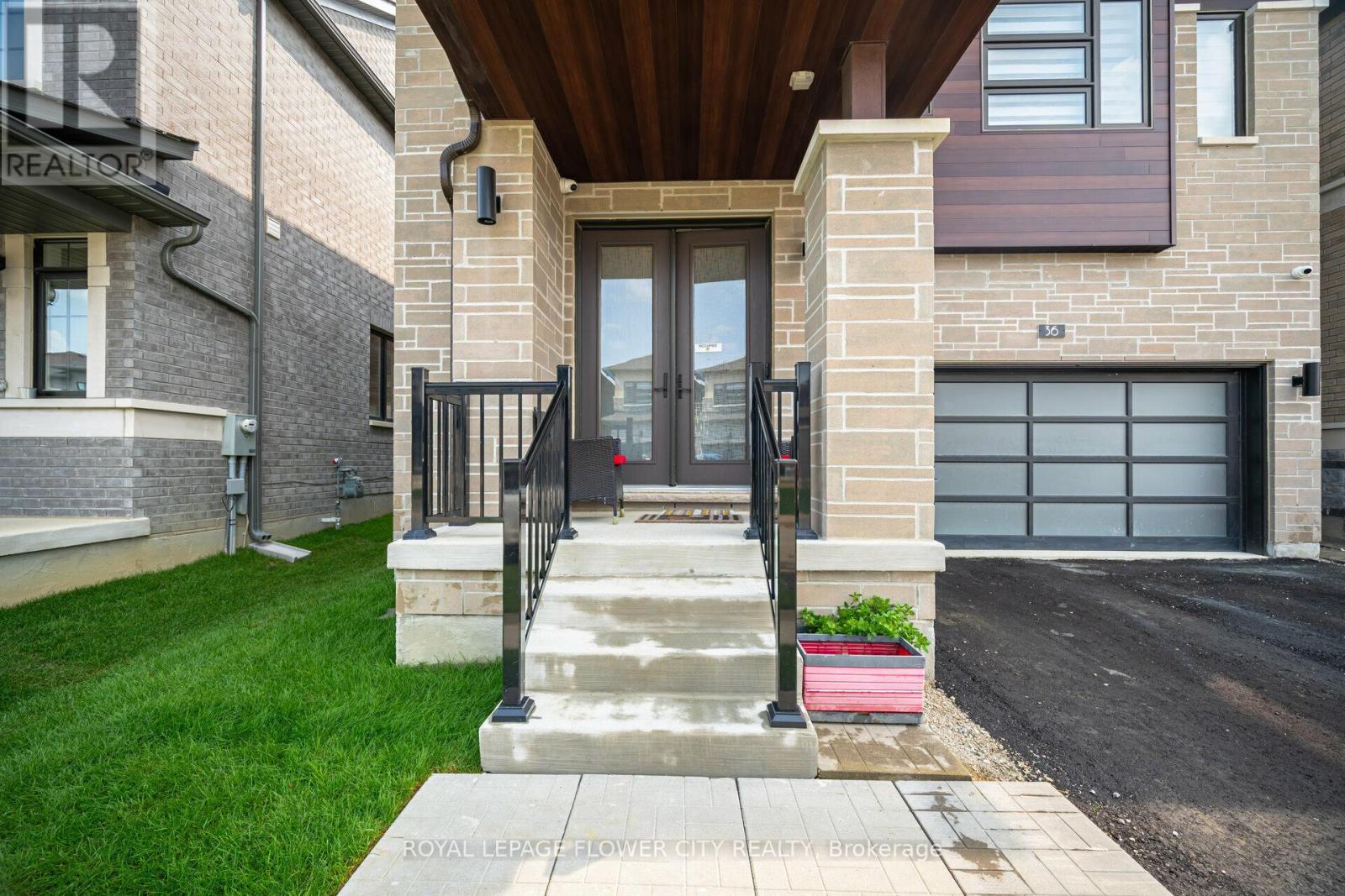 












36 ICON STREET S

,
Brampton,




Ontario
L6E4E5

