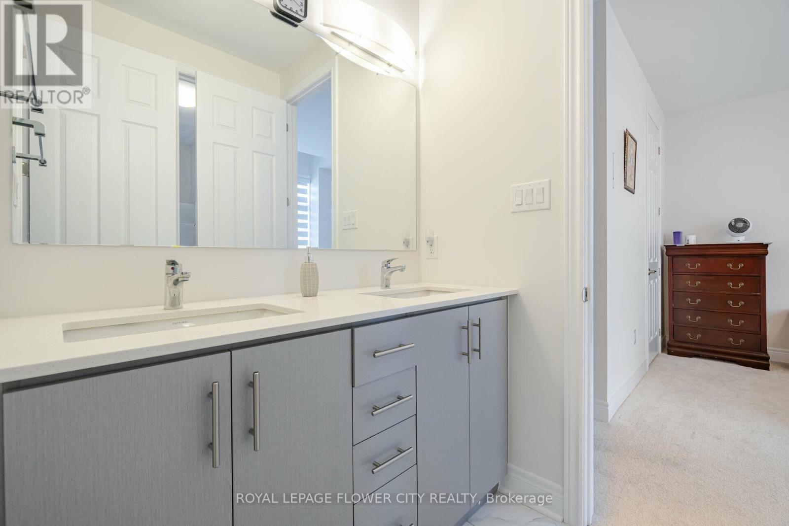 












36 ICON STREET S

,
Brampton,




Ontario
L6E4E5

