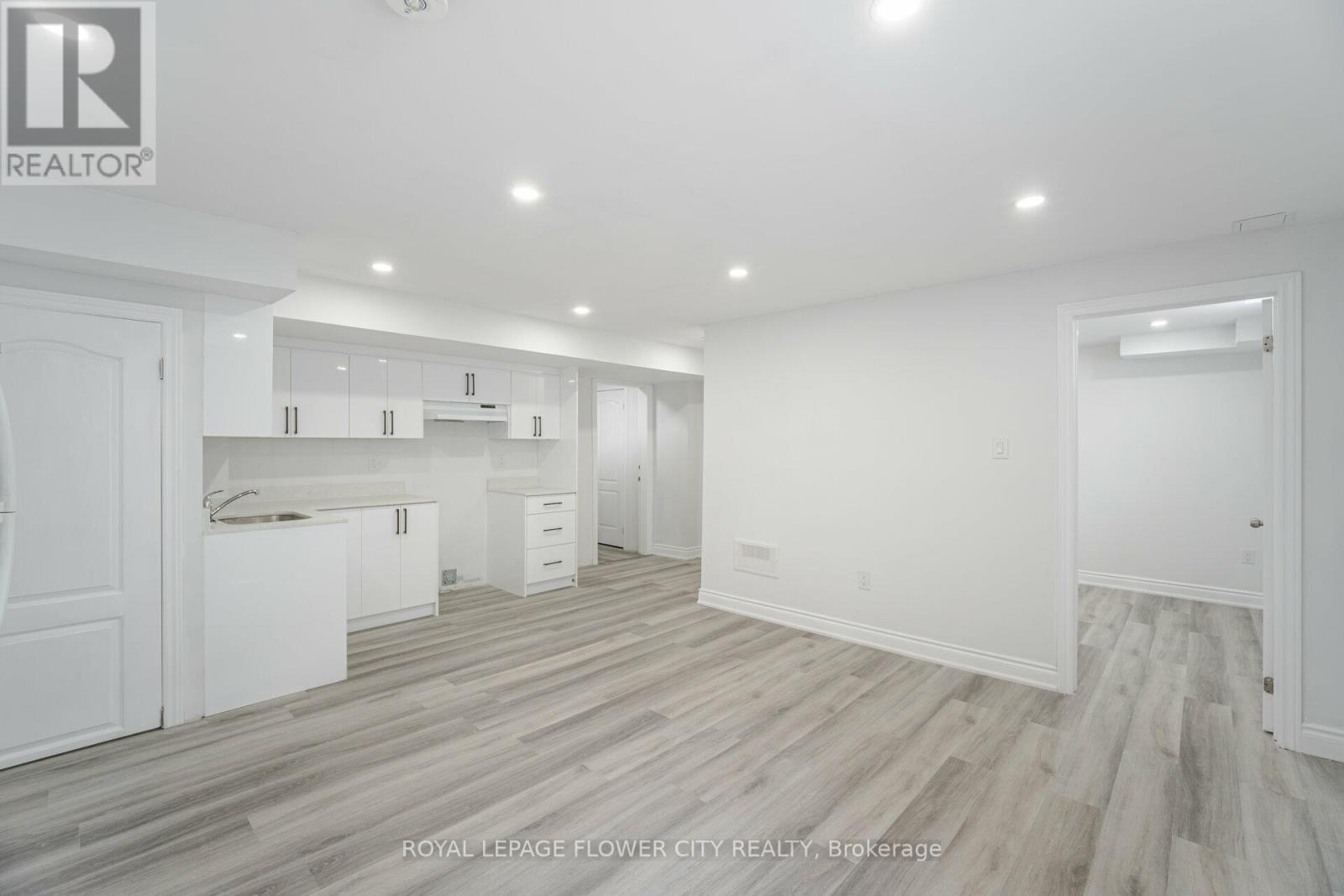 












36 ICON STREET S

,
Brampton,




Ontario
L6E4E5

