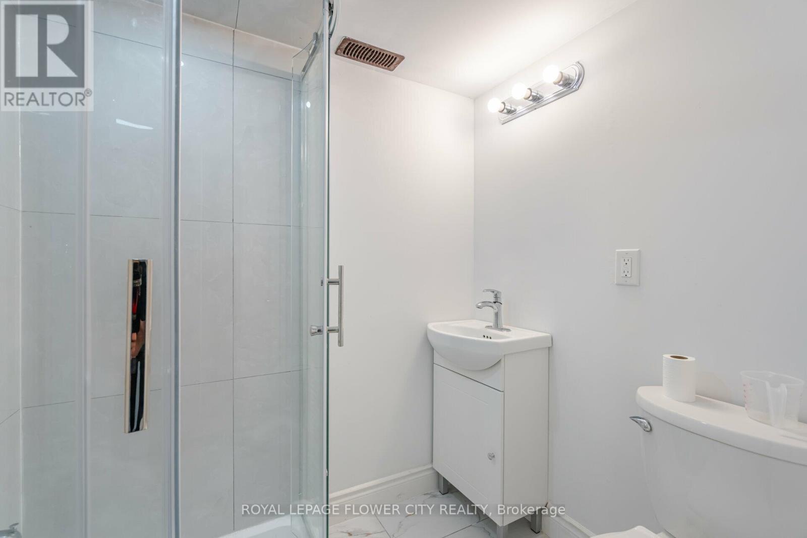 












36 ICON STREET S

,
Brampton,




Ontario
L6E4E5


