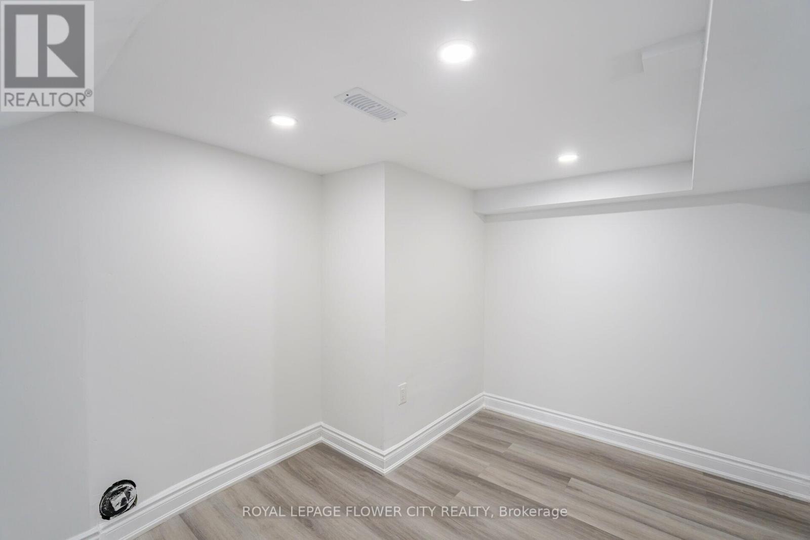 












36 ICON STREET S

,
Brampton,




Ontario
L6E4E5

