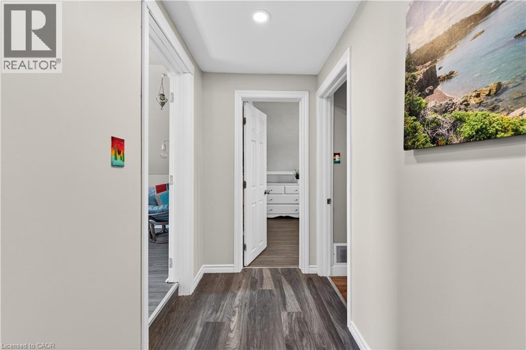 












30 CAMBRIDGE Avenue

,
Hamilton,




Ontario
L8H1T5

