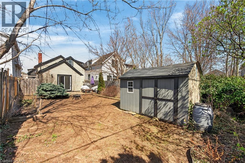 












30 CAMBRIDGE Avenue

,
Hamilton,




Ontario
L8H1T5


