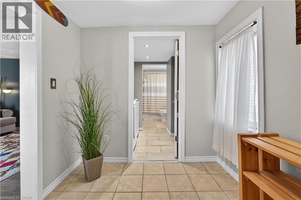 












30 CAMBRIDGE Avenue

,
Hamilton,




Ontario
L8H1T5

