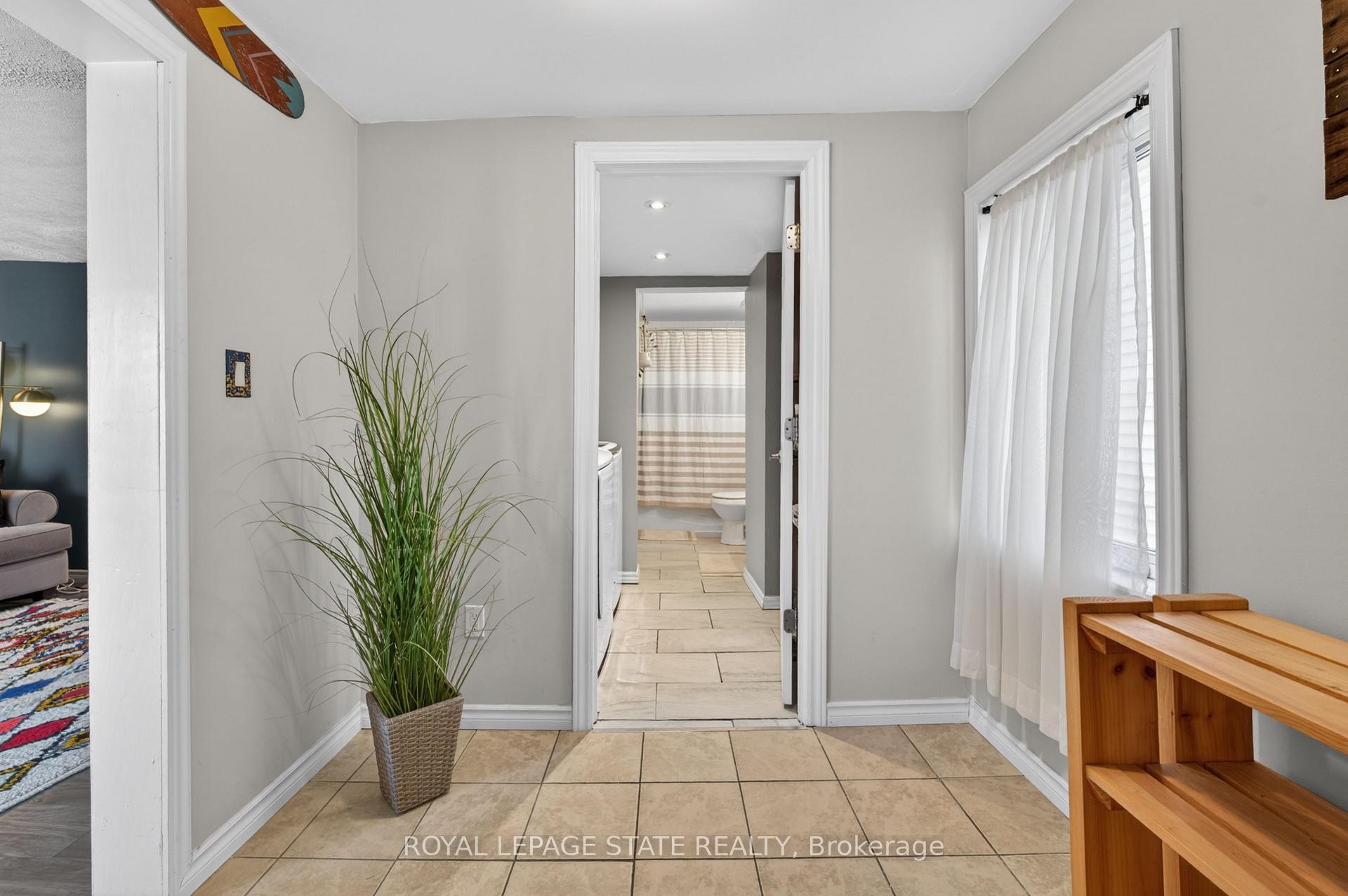 









30


Cambridge

Avenue,
Hamilton,




ON
L8H 1T5

