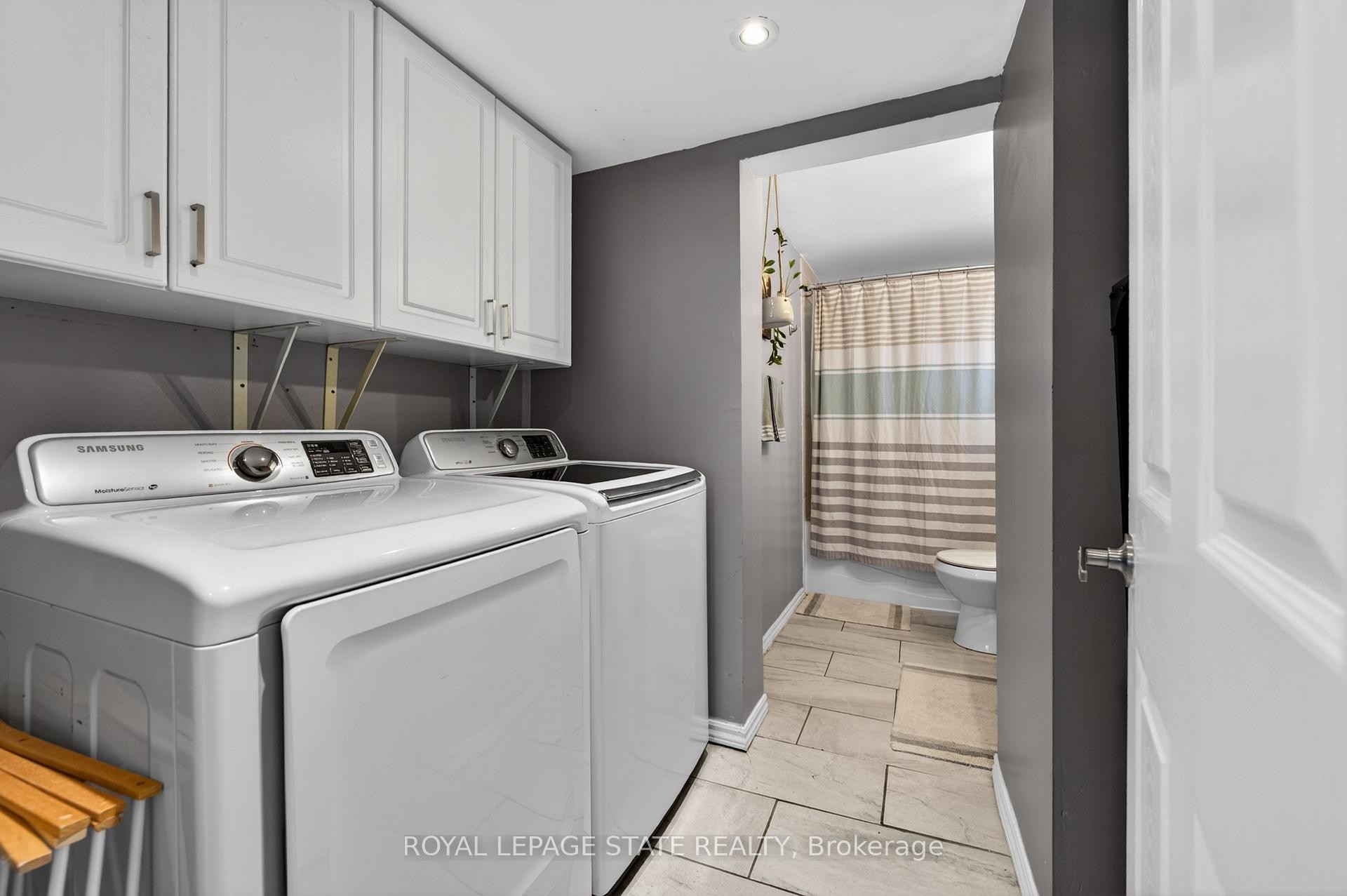 









30


Cambridge

Avenue,
Hamilton,




ON
L8H 1T5

