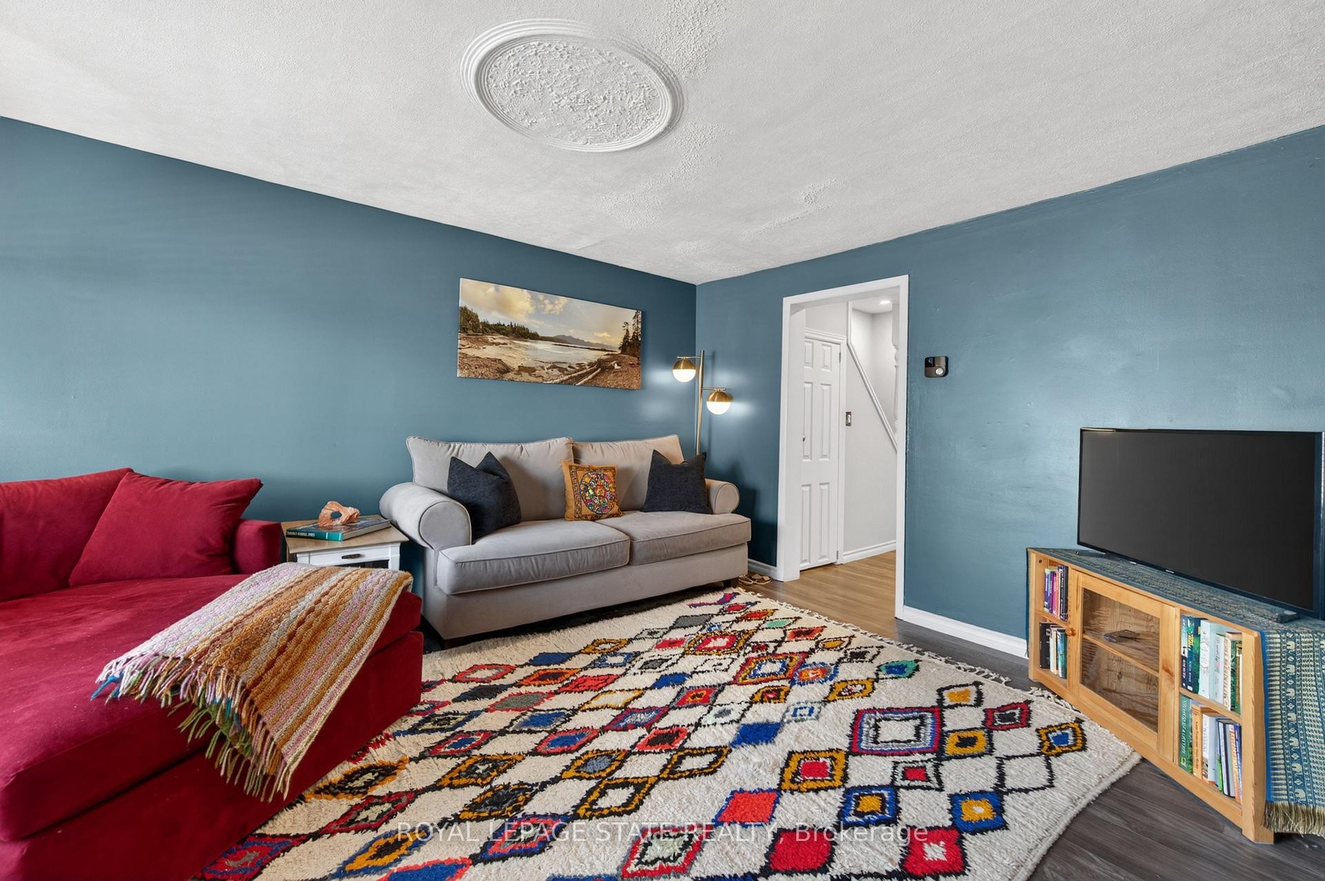 









30


Cambridge

Avenue,
Hamilton,




ON
L8H 1T5

