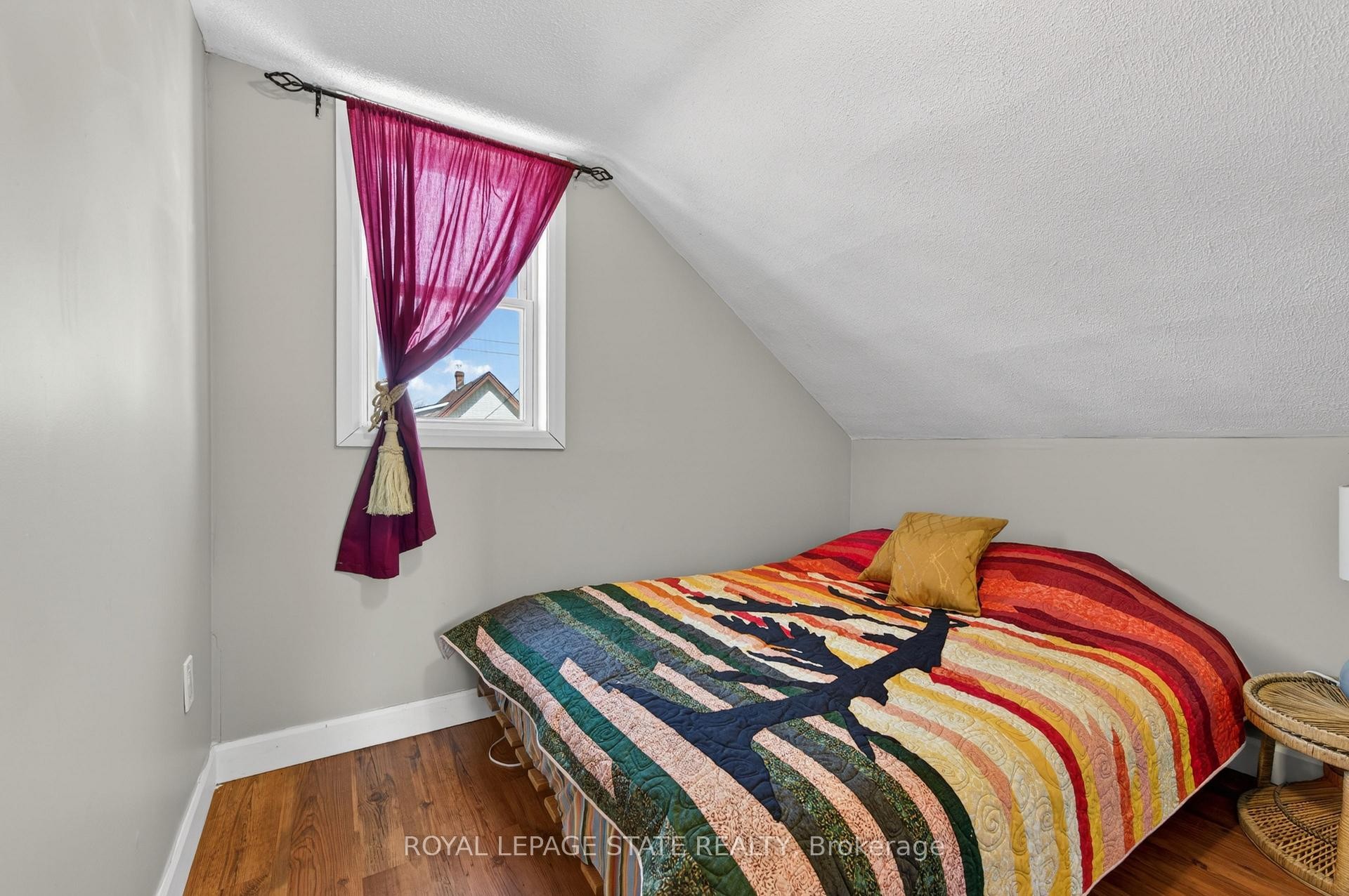 









30


Cambridge

Avenue,
Hamilton,




ON
L8H 1T5

