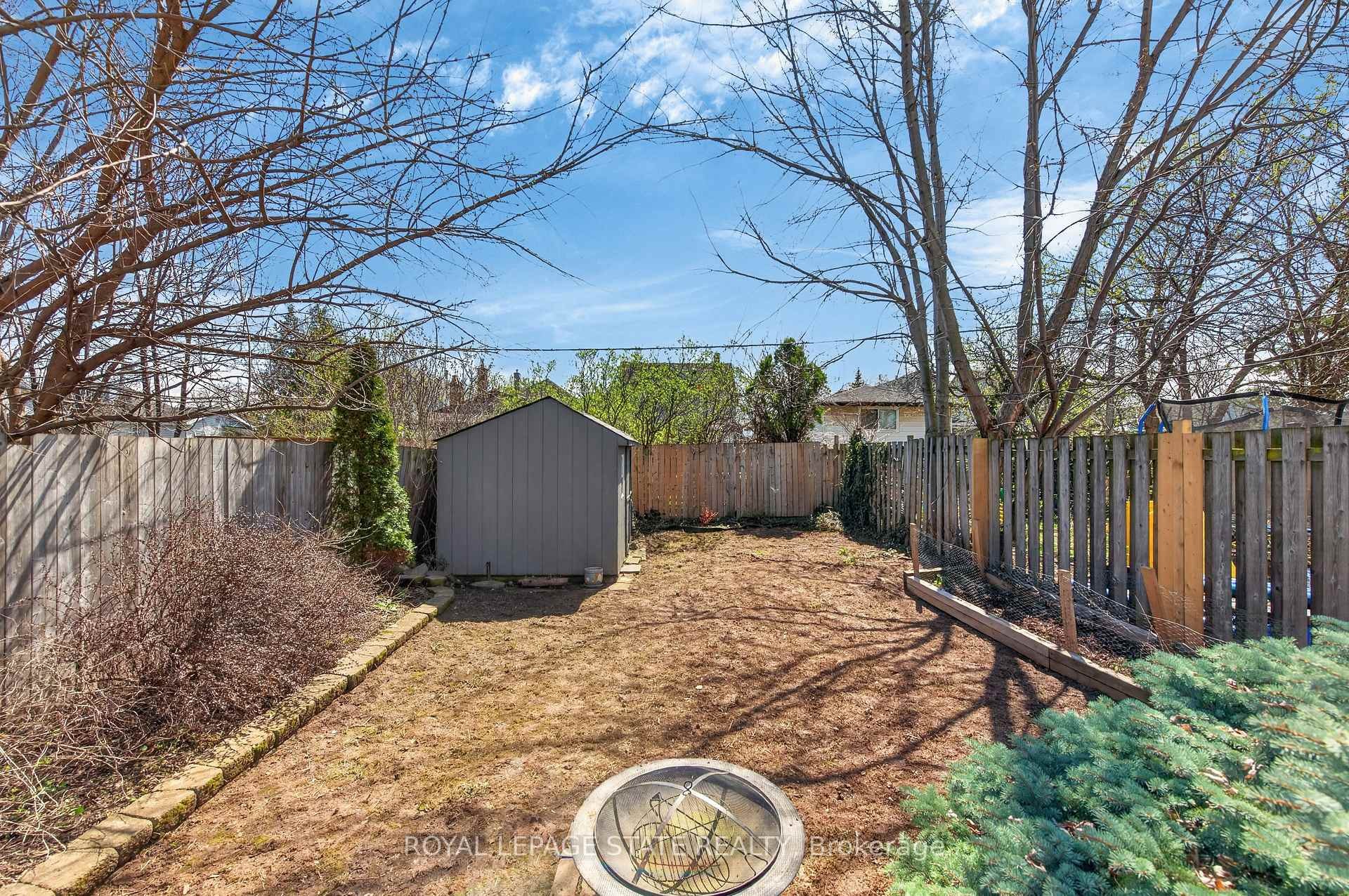 









30


Cambridge

Avenue,
Hamilton,




ON
L8H 1T5

