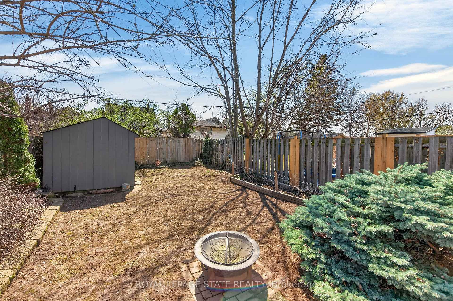 









30


Cambridge

Avenue,
Hamilton,




ON
L8H 1T5


