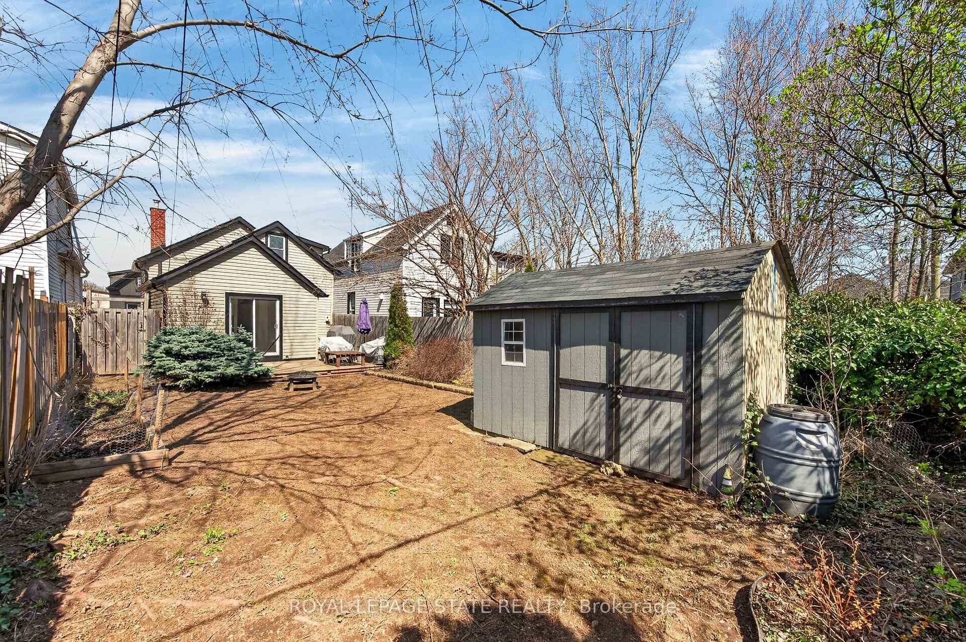 









30


Cambridge

Avenue,
Hamilton,




ON
L8H 1T5

